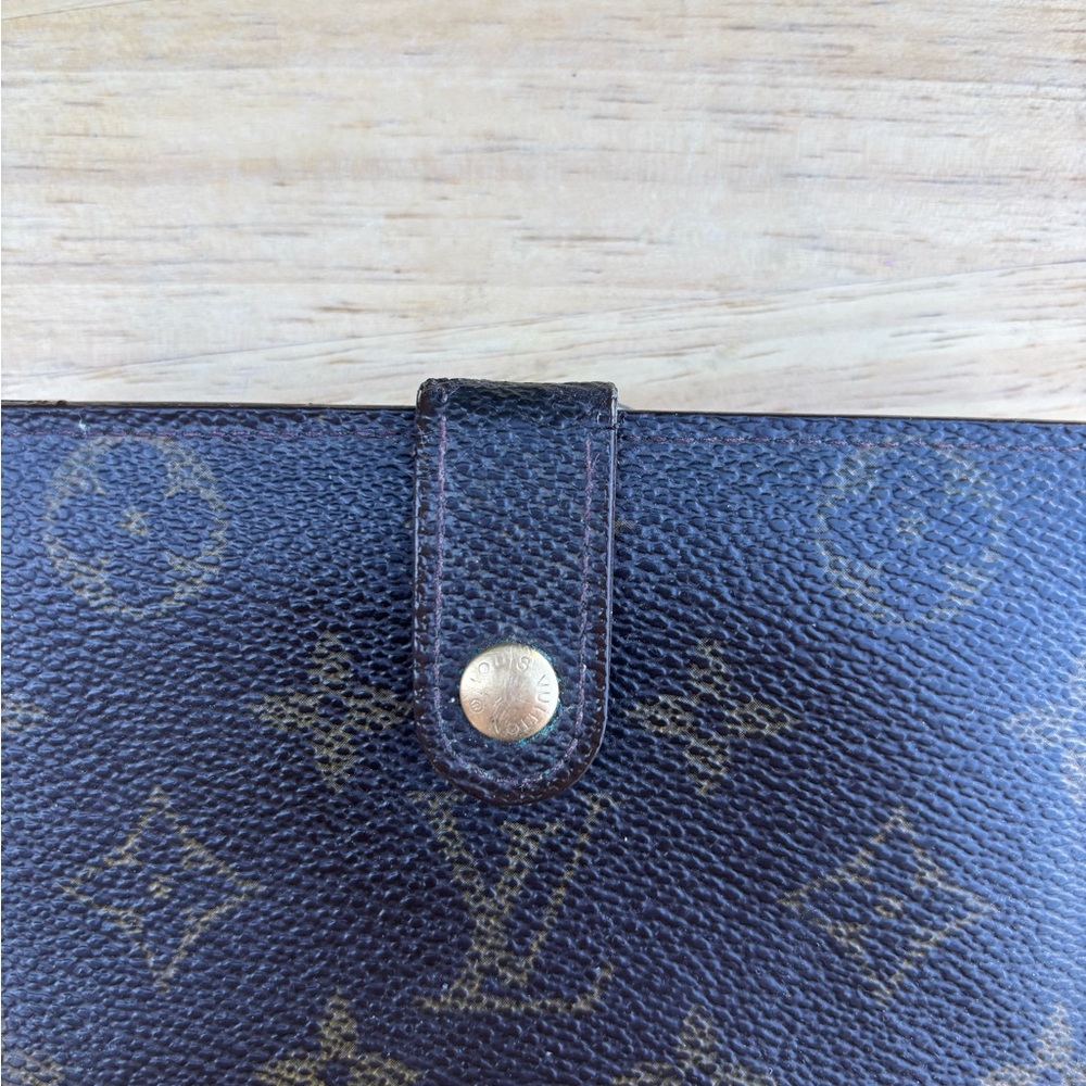 Louis Vuitton Brown Monogram Kisslock Wallet - Picture 5 of 16